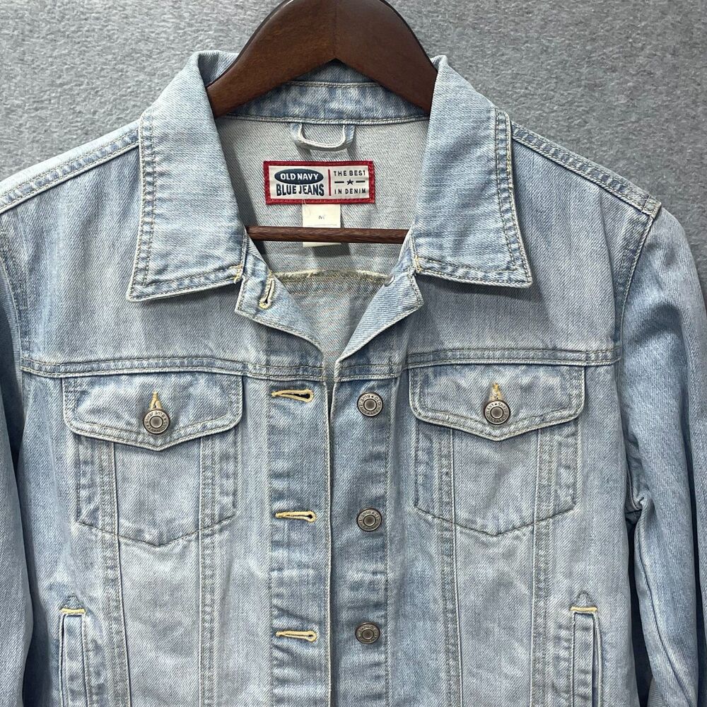 Old Navy Cropped Denim Jacket Women Medium Light Wash Fitted Trucker Jean - Picture 2 of 8